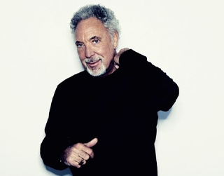 Haydock Races & Tom Jones Live